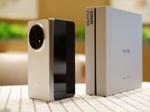 Unboxing Oppo Find N5: HP Layar Lipat Tertipis Harga Rp 28 Juta