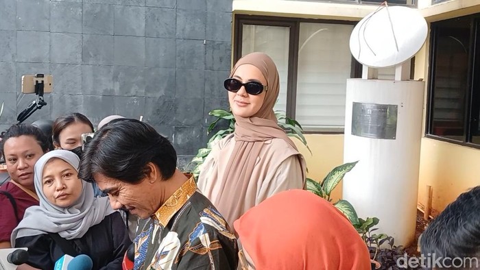 Paula Verhoeven Paula Verhoeven di Komnas Perempuan.