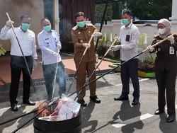 Wabup Hengky Yasin Ikut Musnahkan Barang Bukti Pidana di Kejaksaan Takalar