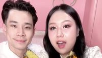 Sisca Kohl Cicip Cokelat Dubai Viral hingga Mukbang Mie Topping Emas