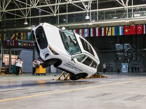 Hasil Uji Tabrak-Guling Tiggo 9 CSH Jadi Bukti Ketangguhan Platform Chery Super Hybrid Hasil Uji Tabrak-Guling Tiggo 9 CSH Jadi Bukti Ketangguhan Platform Chery Super Hybrid