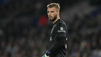 Vitezslav Jaros - 1 penampilan Premier League. Main di Premier League jadi kesempatan langka pelapis Alisson Becker dan Caoimhin Kelleher ini. Medali juara masih mungkin ia dapat, jika diberikan klub, walaupun tidak secara otomatis. Foto: AFP/GLYN KIRK