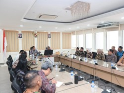 Ibas Tegaskan Pentingnya Perlindungan Pekerja Migran RI di Malaysia