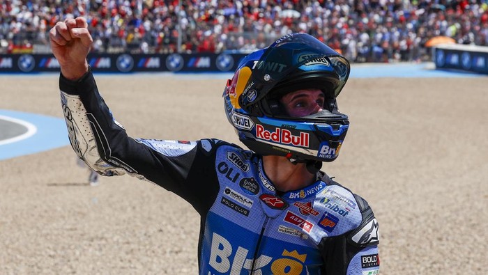 2211714620 In Jerez de la Frontera, Spain, on April 27, 2025, Alex Marquez of BK8 Gresini Racing MotoGP celebrates the victory during the Race MotoGP of the MotoGP of Spain 2025 - Gran Premio Estrella Galicia 0,0 at Circuito de Jerez. (Photo by Jose Luis Contreras/Dax Images/NurPhoto via Getty Images)