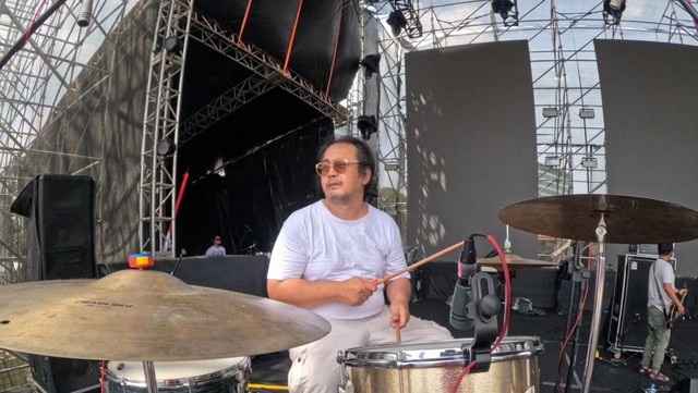 Update Informasi Selebriti InsertLive : Sepak Terjang Bimo, Eks Band Netral yang Tuding Ahmad Dhani Plagiat