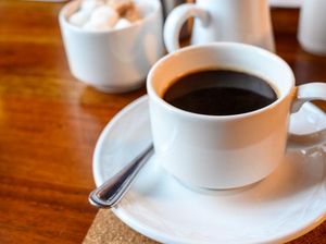 Bisakah Kopi Dihitung Sebagai Asupan Cairan Tubuh? Ini Penjelasan Ahli Bisakah Kopi Dihitung Sebagai Asupan Cairan Tubuh? Ini Penjelasan Ahli