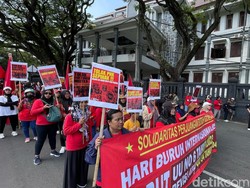 May Day di Malang Damai, Massa Tuntut Pencabutan UU TNI dan Cipta Kerja