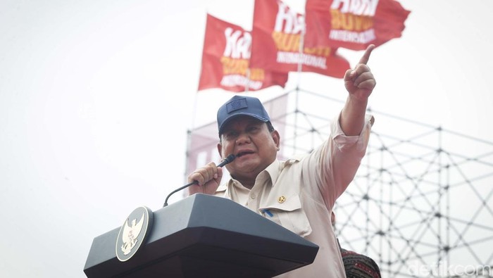 Di Monas, Prabowo Komitmen Berantas Korupsi dan Dukung Buruh Presiden Republik Indonesia Prabowo Subianto menghadiri dan menampilkan pidato pada program agresi perayaan hari buruh di Monas, Kamis (1/5/2025). Prabowo menyodorkan terima kasih sudah dipanggil ke perayaan hari buruh.