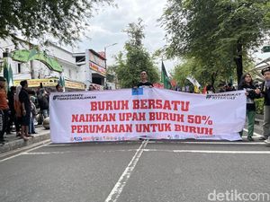Gelar Aksi di Malioboro, Buruh Tuntut UMP DIY Jadi Rp 4,5 Juta