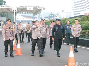 Kapolda Metro Tinjau Langsung Aksi May Day di Depan DPR