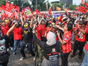 Buruh Demo di Gedung DPR/MPR Hari Ini, Sampaikan 6 Tuntutan Buruh Demo di Gedung DPR/MPR Hari Ini, Sampaikan 6 Tuntutan