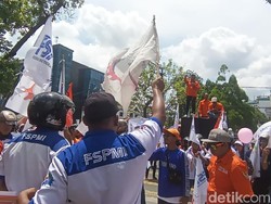 Aksi May Day di Sumut, Ratusan Buruh Tuntut Pemprovsu Hapus Outsourcing