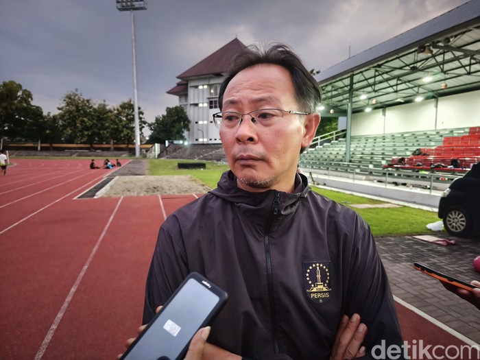 Persis Solo Pelatih Persis Solo Ong Kim Swee (OKS), saat ditemui di Stadion Sriwedari, Kota Solo, Rabu (30/4/2025).