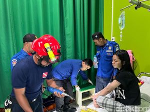 Damkar Parepare Lepas Cincin dari Jari Pasien Wanita yang Dirawat di RS Damkar Parepare Lepas Cincin dari Jari Pasien Wanita yang Dirawat di RS
