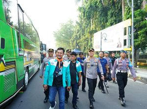 Polisi Kawal Keberangkatan Ribuan Buruh Cilegon ke Monas Rayakan May Day