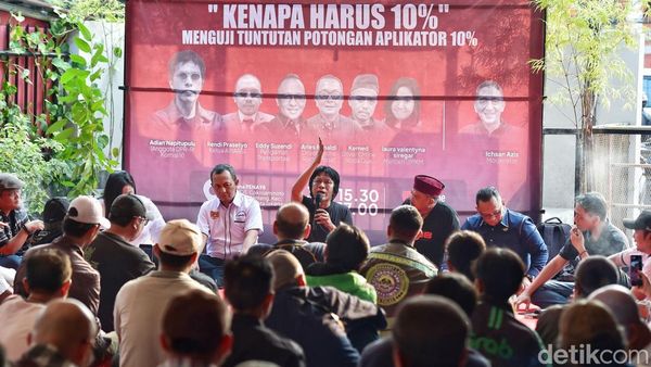 Potret Driver Online Kumpul Bahas Potongan Aplikator