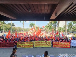 Buruh di Sumsel Minta Pemerintah Hapus Outsourcing