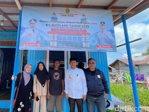 Kejutan Bedah Rumah untuk 2 Buruh di Banjarmasin Saat May Day Kejutan Bedah Rumah untuk 2 Buruh di Banjarmasin Saat May Day