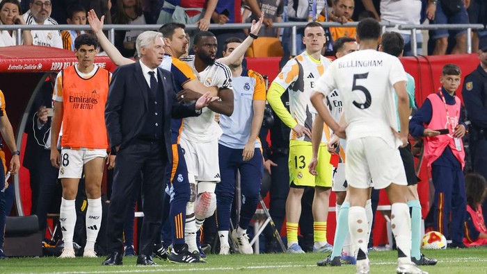 Antonio Rudiger of Real Madrid argues with the referee during the Final Copa del Rey match between Real Madrid and FC Barcelona at La Cartuja in Seville, Spain, on April 26, 2025. (Photo by Jose Luis Contreras/Dax Images/NurPhoto via Getty Images)