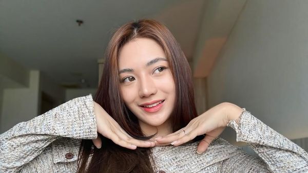 Berlliana Lovell Makin Shining, Shimmering, Splendid