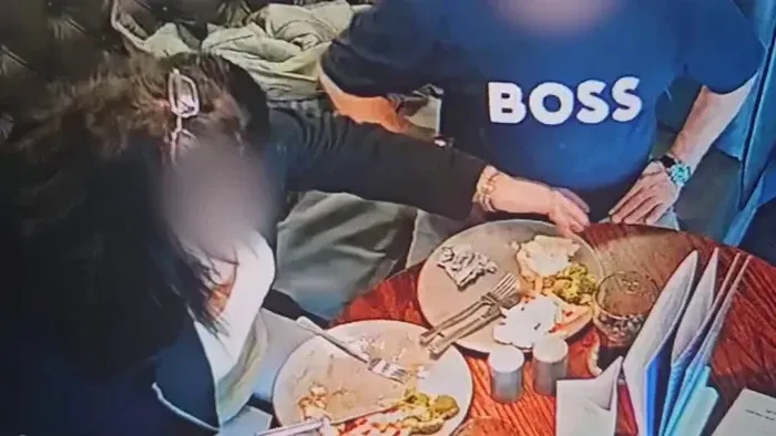 Demi Makanan Gratis, 5 Orang Ini Sengaja Masukkan Rambut ke Makanan