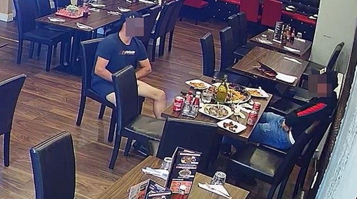 Demi Makanan Gratis, 5 Orang Ini Sengaja Masukkan Rambut ke Makanan