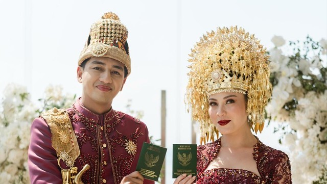 Kabar Terkini Artis dari InsertLive : Selamat, Harris Vriza dan Haviza Devi Anjani Resmi Menikah di Bali