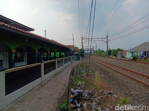 Rel Kereta Era Kolonial Ini Masih Dipakai, Dibangun Buruh Karet Rel Kereta Era Kolonial Ini Masih Dipakai, Dibangun Buruh Karet