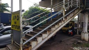 Penampakan Terkini Proses Perbaikan JPO Tipar Cakung