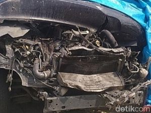 Penampakan Remuknya Innova Anggota DPR Dimyati Rois yang Laka di Tol Pemalang Penampakan Remuknya Innova Anggota DPR Dimyati Rois yang Laka di Tol Pemalang