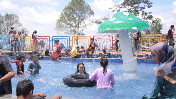 Lokasi obyek wisata gres di Ciamis Waterpark Durian Hill di Kecamatan Cipaku Ciamis.