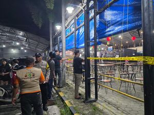 Polisi Gerebek Yanglim Plaza Medan Soal Judi Modus Berbalas Pantun Polisi Gerebek Yanglim Plaza Medan Soal Judi Modus Berbalas Pantun