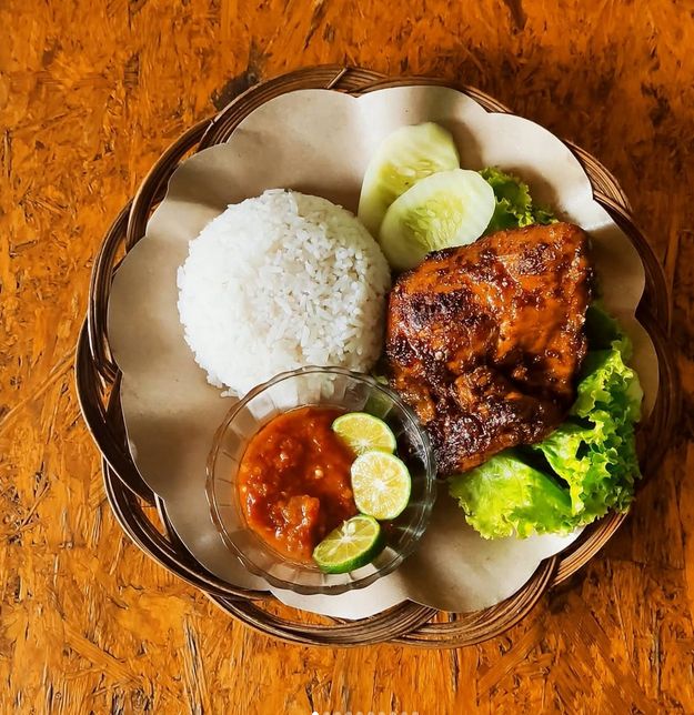 Mantul! Ini 10 Ayam Bakar yang Manis Gurihnya Bikin Nagih