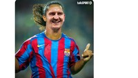 Maguire langsung dijuluki Harrydinho di media sosial. Begini tampang Maguire dengan balutan jersey Barcelona dan rambut gondrong bak Ronaldinho. (Foto: X.com/@talkSPORT)