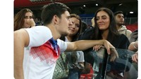 Maguire bisa mulai sombong nih deketin penggemar wanita, tentu bermodal gocekan mautnya. (Foto: X.com/@Johnxino)