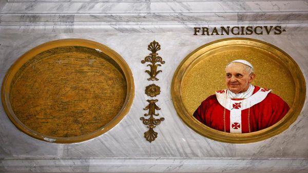 Mosaik Baru Paus Fransiskus Hiasi Basilika di Roma