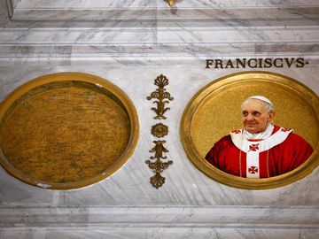 Mosaik Baru Paus Fransiskus Hiasi Basilika di Roma