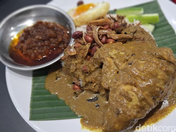 Sedapnya! Nasi Lemak dan Canai Banjir Autentik Malaysia di Gading Serpong