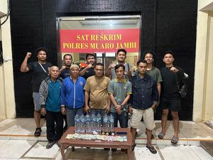 Polisi Tangkap 6 Pelaku Pungli Sopir Truk Batu Bara di Muaro Jambi Polisi Tangkap 6 Pelaku Pungli Sopir Truk Batu Bara di Muaro Jambi