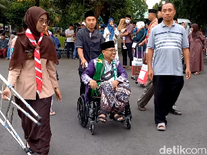 Belasan Calon Haji Tertunda Berangkat Termasuk Wabup Trenggalek dan Istri Belasan Calon Haji Tertunda Berangkat Termasuk Wabup Trenggalek dan Istri