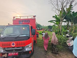 Penumpang Livina Nyemplung di Sungai Nganjuk Ditemukan Meninggal Penumpang Livina Nyemplung di Sungai Nganjuk Ditemukan Meninggal