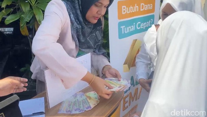 Penukaran duit riyal di Sukabumi jelang keberangkatan ibadah haji