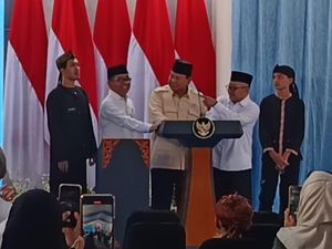 Prabowo: Saya Bertekad Penghematan Terus untuk Perbaiki Sekolah Secepat-cepatnya! Prabowo: Saya Bertekad Penghematan Terus untuk Perbaiki Sekolah Secepat-cepatnya!