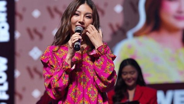 Potret Sarwendah Gelar Fashion Show Daster Setelah Melewati Badai Besar
