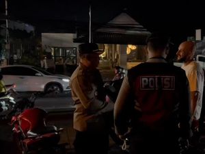 Puluhan WNA Kena Tilang gegara Berkendara Tidak Pakai Helm di Jalanan Bali Puluhan WNA Kena Tilang gegara Berkendara Tidak Pakai Helm di Jalanan Bali