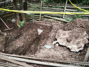 Detik-detik Ngeri Dwi Tewas Dicekik Lalu Dicor Usai Minta Dinikahi Detik-detik Ngeri Dwi Tewas Dicekik Lalu Dicor Usai Minta Dinikahi