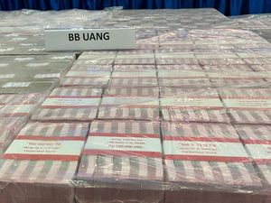 6 Fakta Akal Bulus Sopir Bawa Kabur Mobil Isi Rp 10 M dari Bank Solo 6 Fakta Akal Bulus Sopir Bawa Kabur Mobil Isi Rp 10 M dari Bank Solo