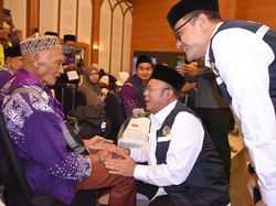 Lepas Calhaj, Waka DPR: Saya Yakin Haji Tahun Ini Ada Perubahan