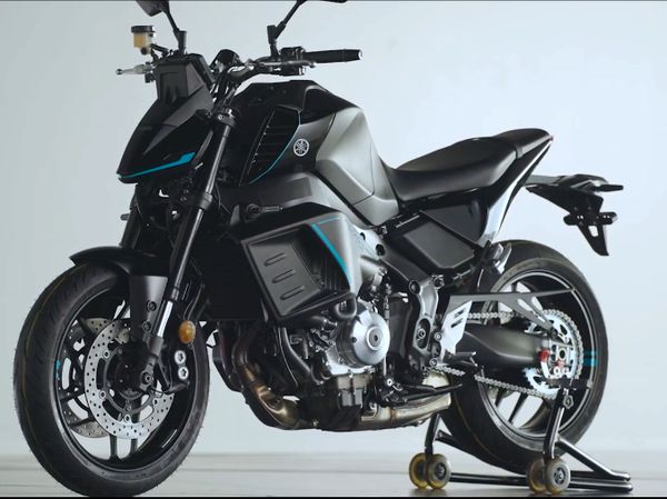 Gak Cuma Motor Listrik yang Menggoda, Motor Hybrid Yamaha Ini Juga Oke Banget!