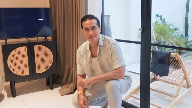 Kabar Terkini Artis dari InsertLive : Perjalanan Asmara Adjie Pangestu dari 3 Kali Nikah hingga Gagal di Perceraian